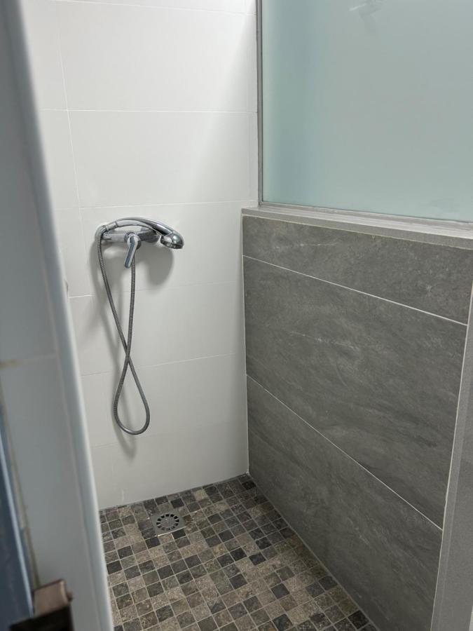 Acogedora Y Moderna Casa En Pueblo Villa Serra Bagian luar foto