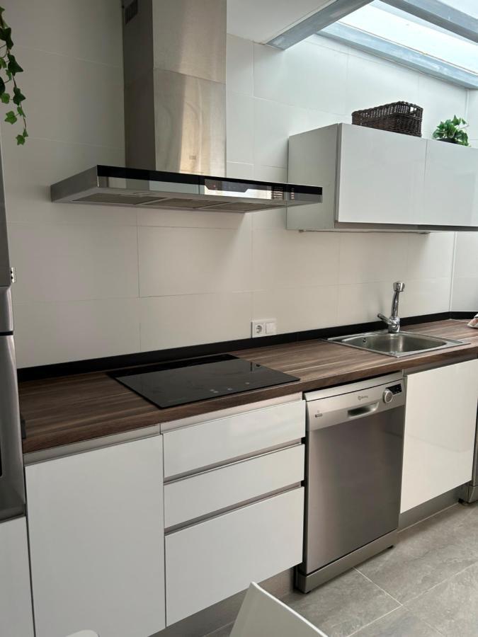 Acogedora Y Moderna Casa En Pueblo Villa Serra Bagian luar foto