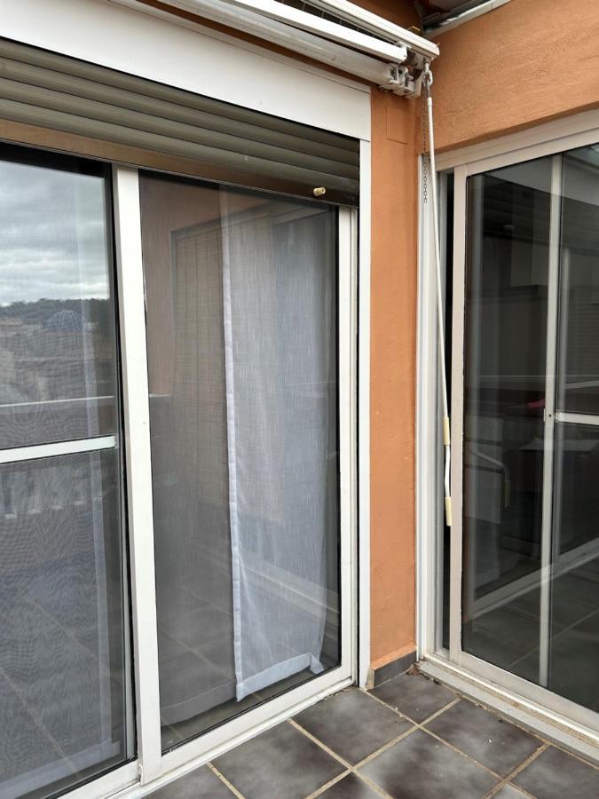 Acogedora Y Moderna Casa En Pueblo Villa Serra Bagian luar foto