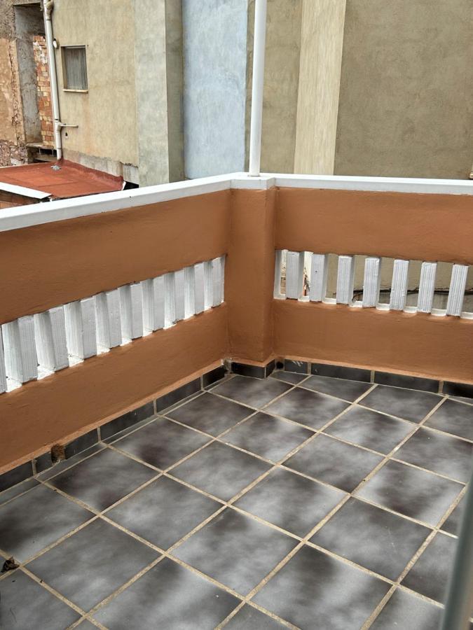 Acogedora Y Moderna Casa En Pueblo Villa Serra Bagian luar foto