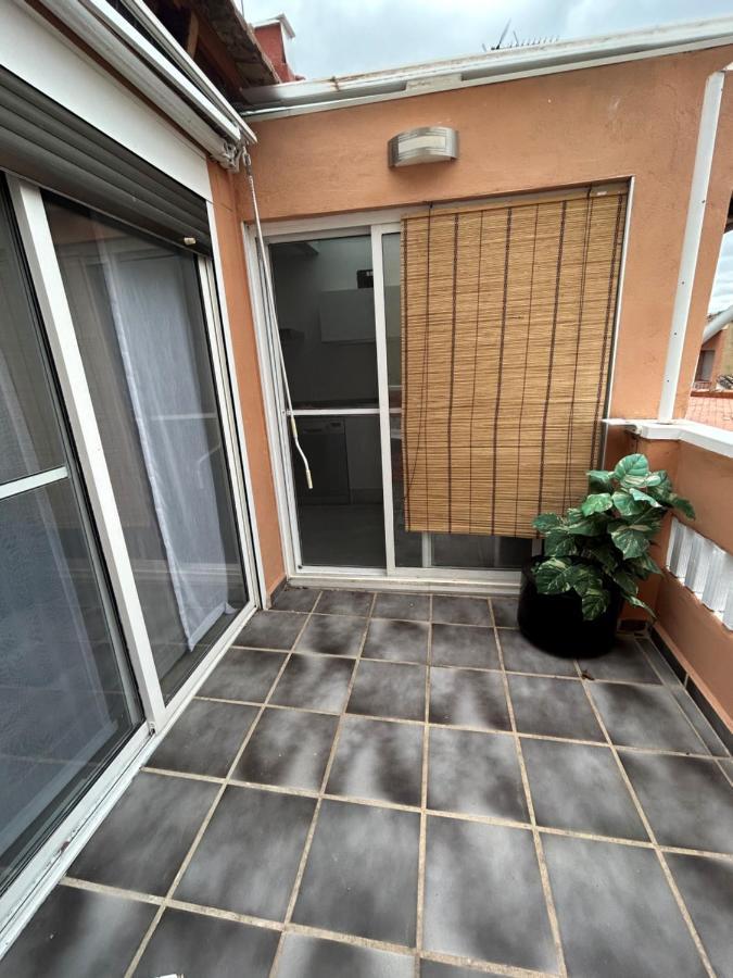 Acogedora Y Moderna Casa En Pueblo Villa Serra Bagian luar foto