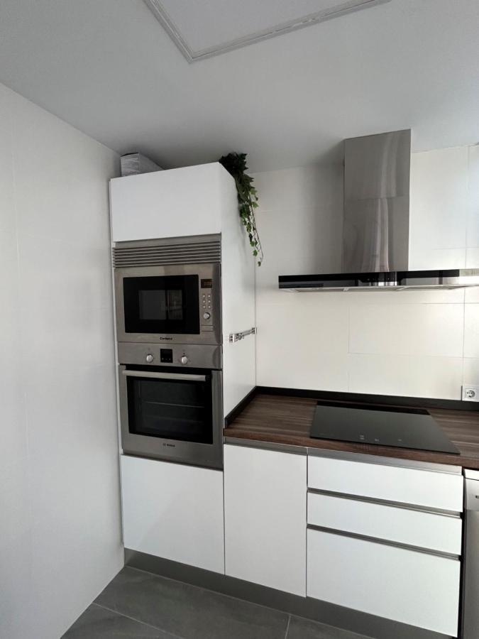 Acogedora Y Moderna Casa En Pueblo Villa Serra Bagian luar foto