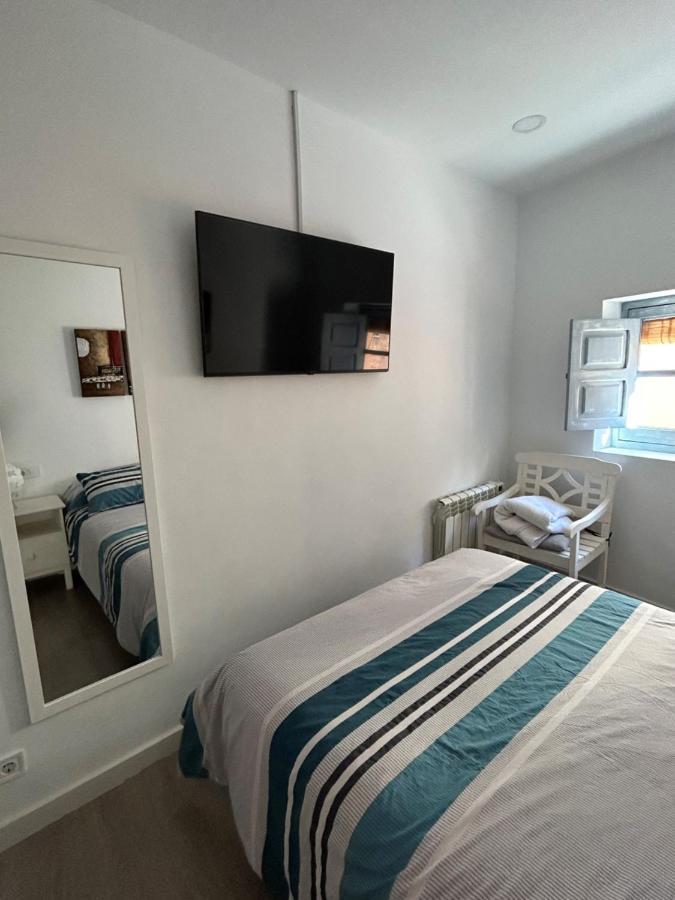 Acogedora Y Moderna Casa En Pueblo Villa Serra Bagian luar foto